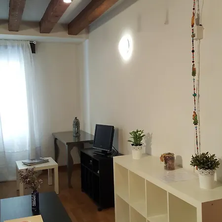 Edificio Con 2 Opciones Duplex 3 Y 1 En Plaza Mayor *